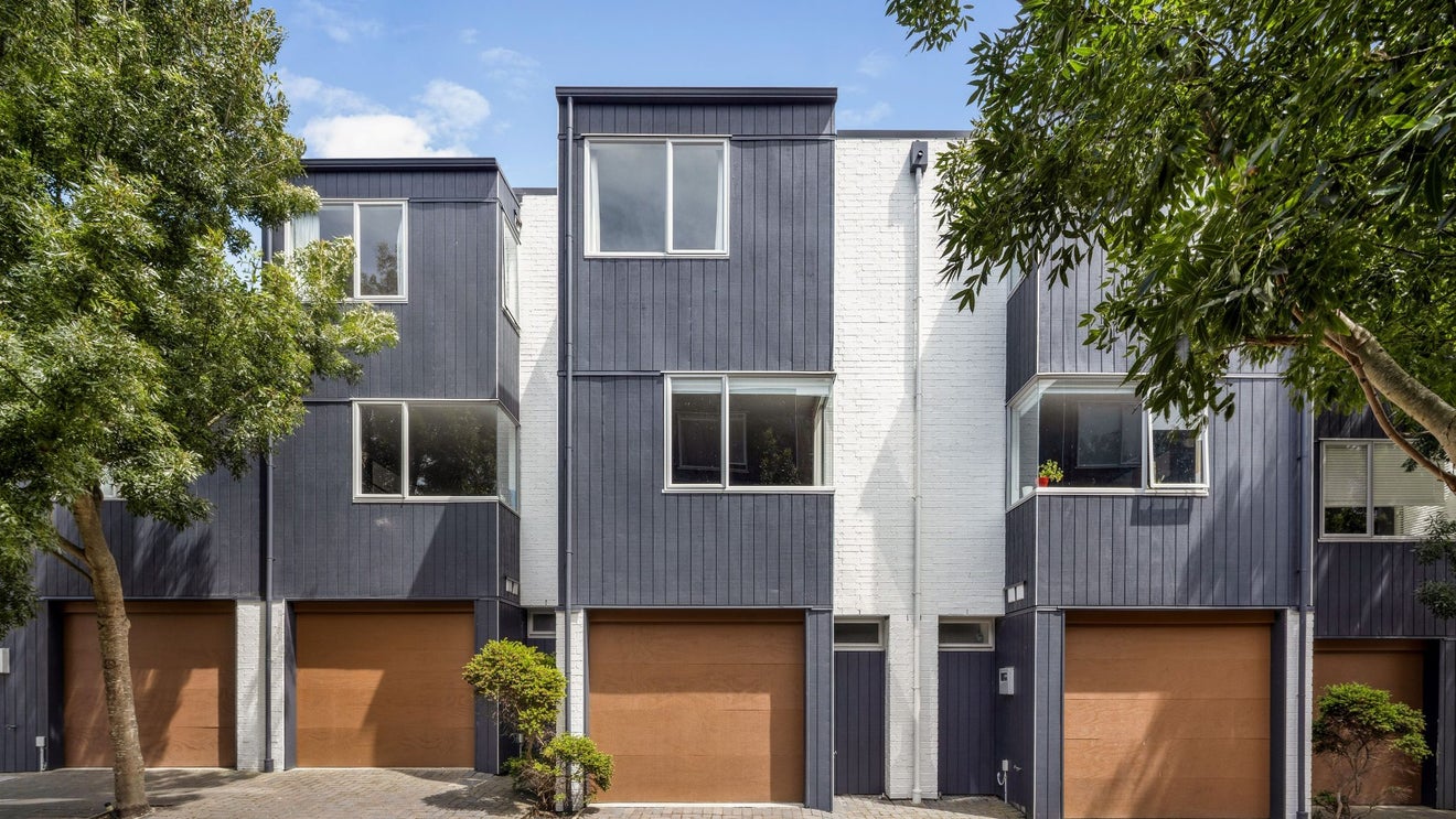 33/120 Rintoul Street, Newtown, Wellington - Carousel 1