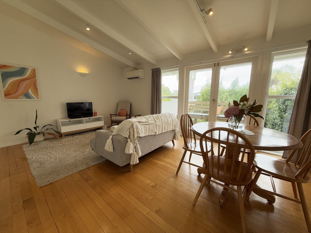 4B Meyrick Place, Meadowbank, Auckland - Carousel 2