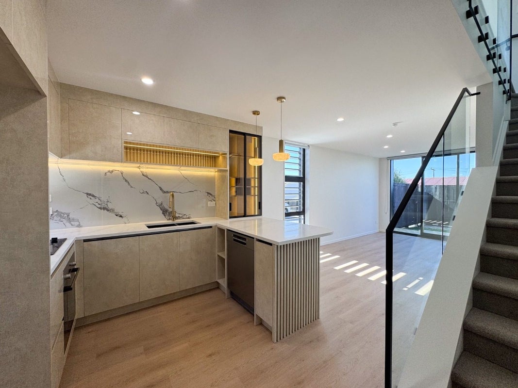 3/9 Utting Street, Birkdale, Auckland - Carousel 1