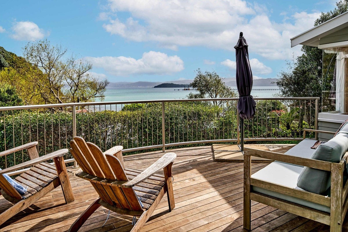 13 Taumaru Avenue, Lowry Bay, Lower Hutt - Carousel 2