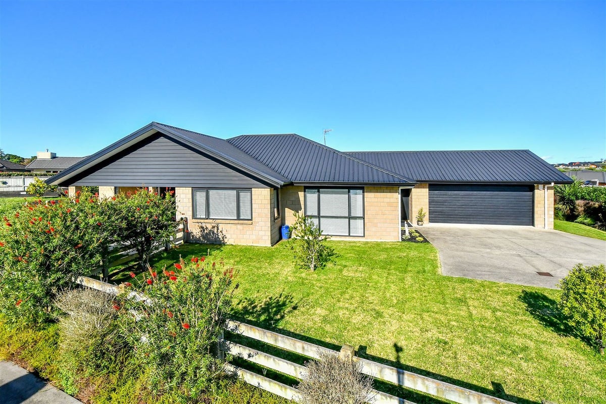 30 Searle Drive, Patumahoe, Pukekohe - Carousel 1