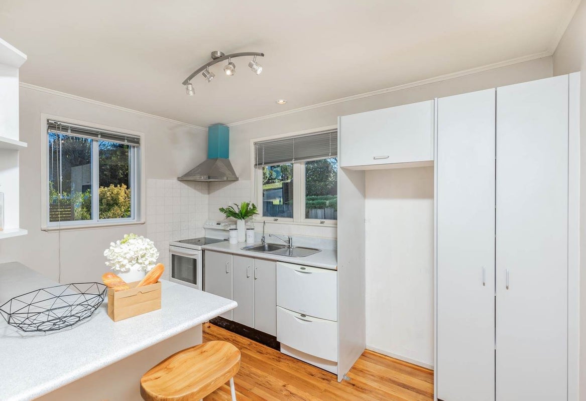 25 Juniper Road, Sunnynook, Auckland - Carousel 2