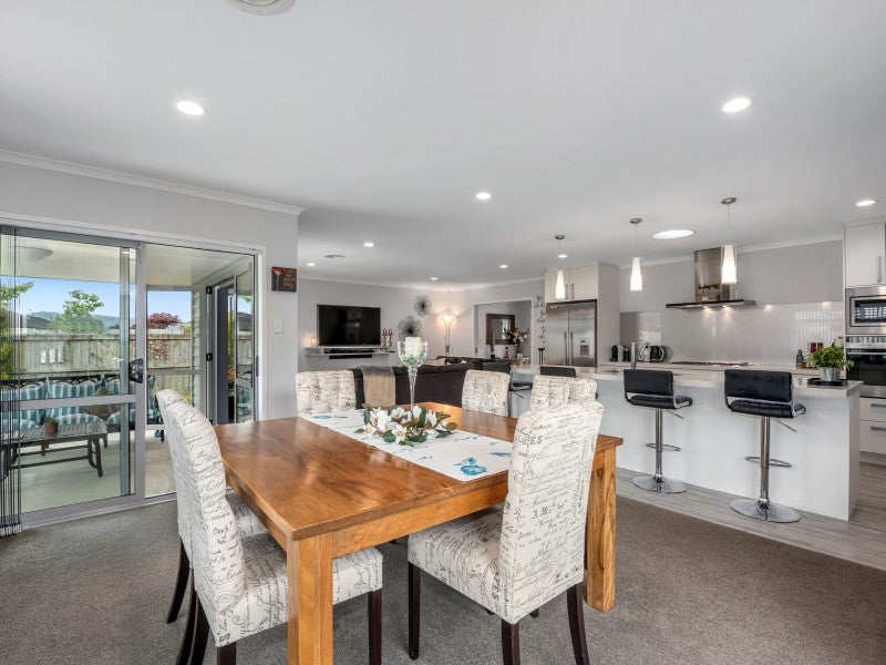10A Sunstone Crescent, Brown Owl, Upper Hutt - Carousel 1