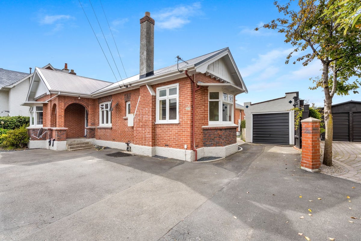 237A Bay View Road, Saint Clair, Dunedin - Carousel 2