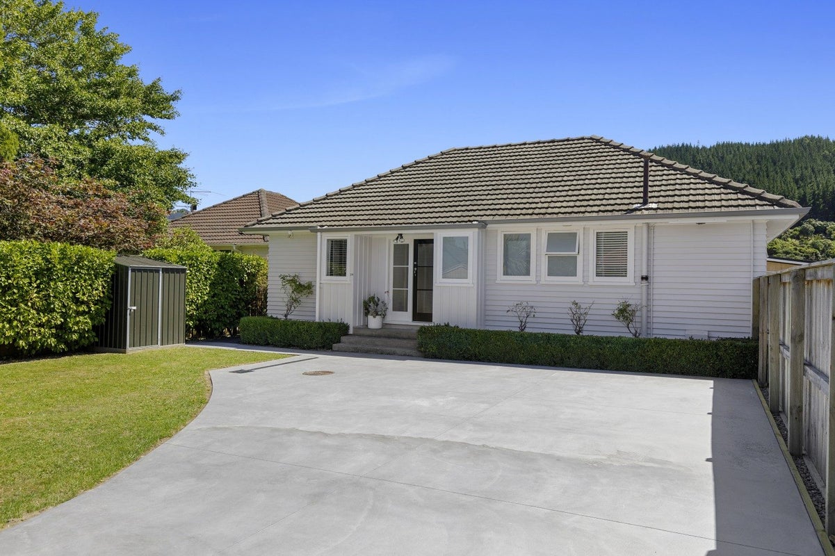 24 McLeod Street, Elderslea, Upper Hutt - Carousel 1