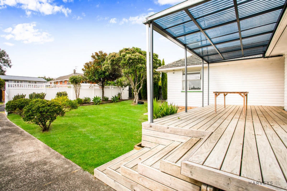 12 Tamariki Avenue, Kelston, Auckland - Carousel 2