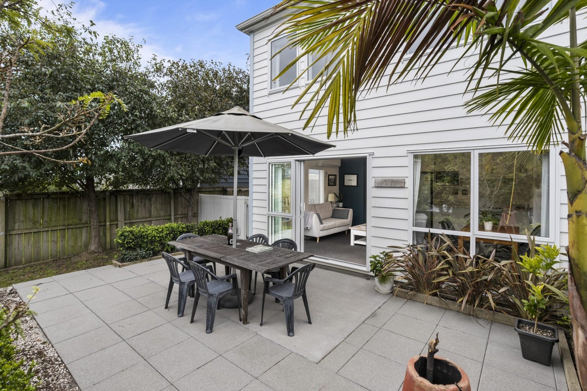 122 Joseph Street, Flat Bush, Auckland - Carousel 1