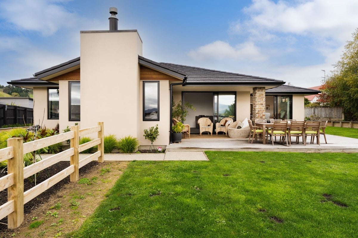 42 Heathfield Drive, Mosgiel, Mosgiel - Carousel 1