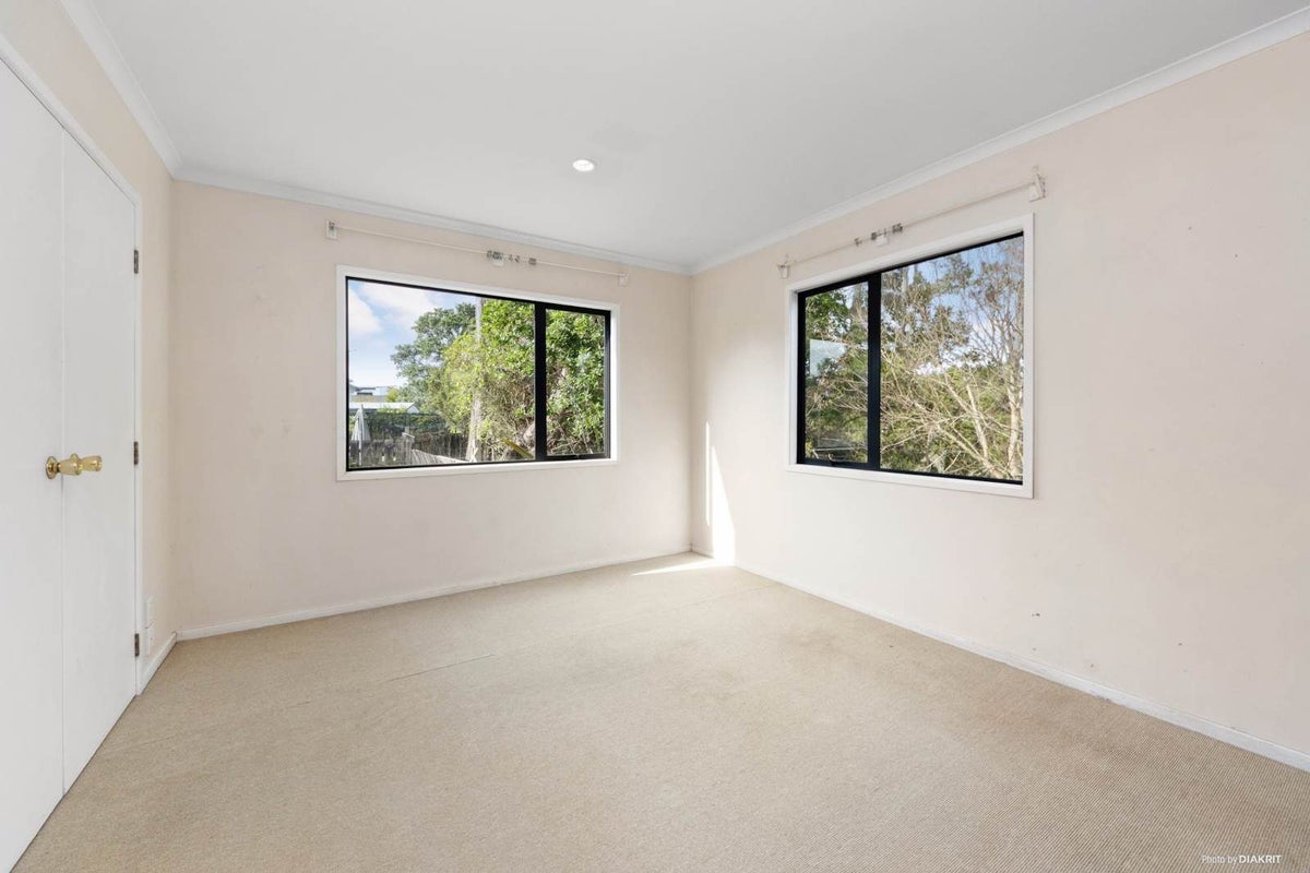 1/81 Oreil Avenue, West Harbour, Auckland - Carousel 2