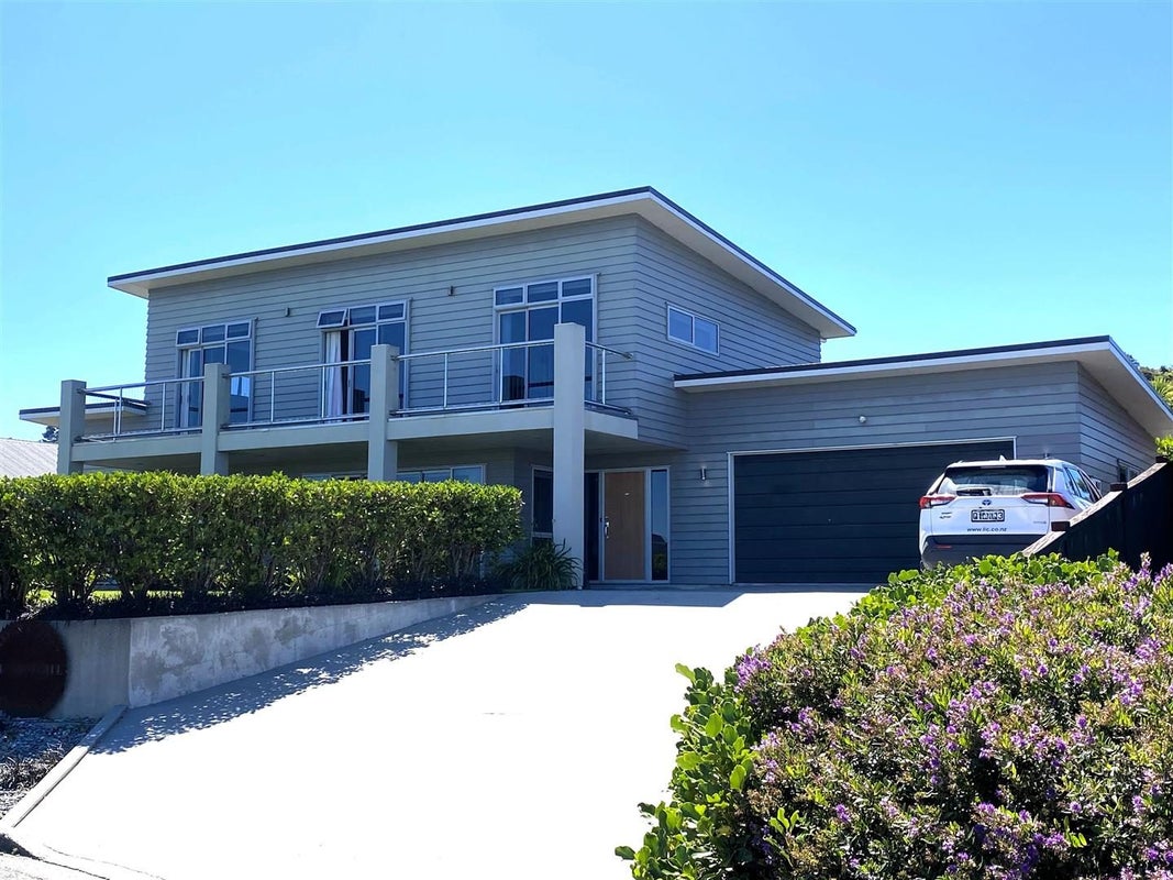 4 Karoro Place, Karoro, Greymouth - Carousel 1