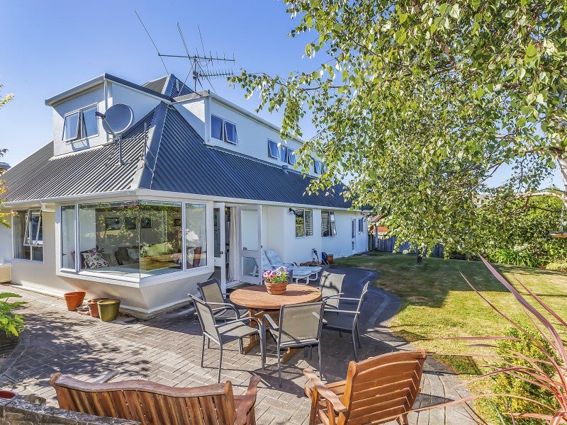 10 Saunders Close, Whitby, Porirua - Carousel 2