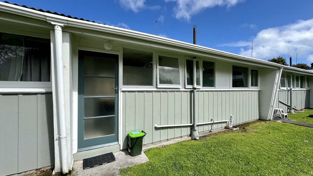 3/43 Riversdale Road, Avondale, Auckland - Carousel 1