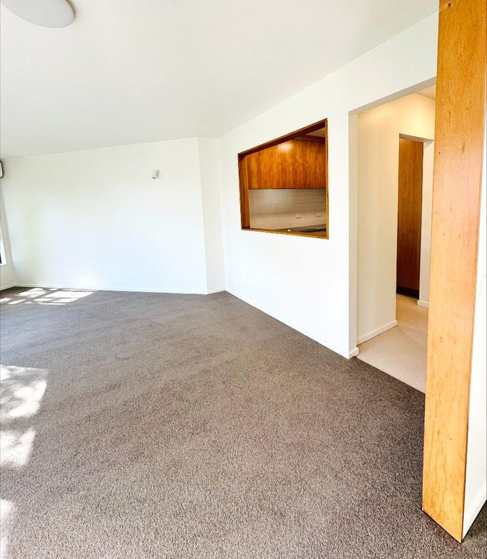 6 Gill Road, Lowry Bay, Lower Hutt - Carousel 2