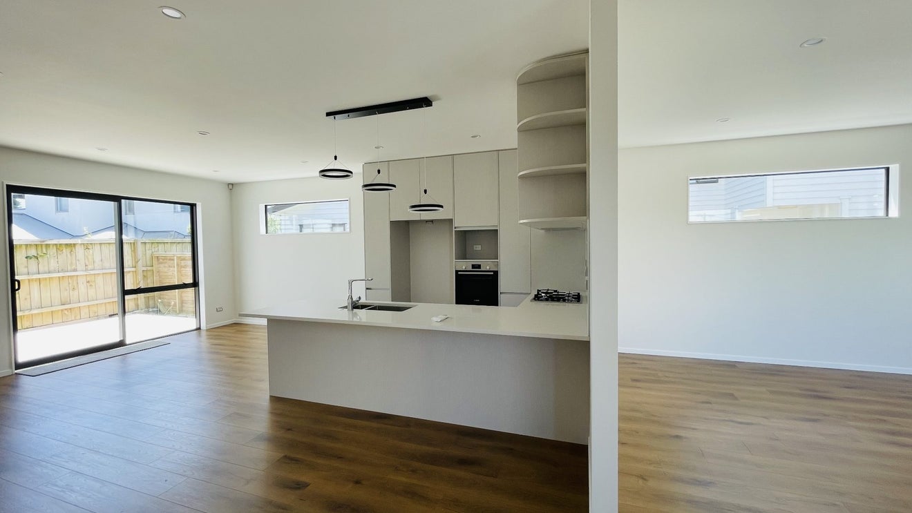 8B Ruahine Street, Avondale, Auckland - Carousel 2