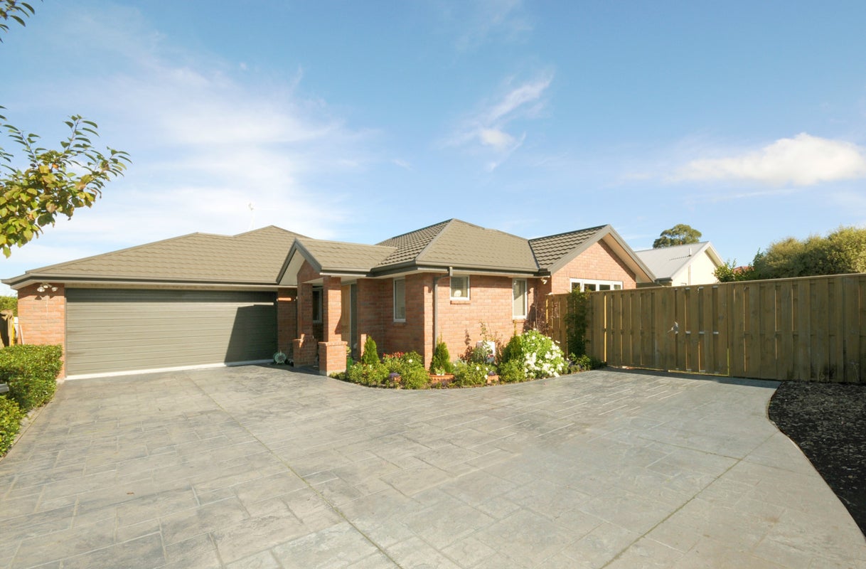 14 Wagner Crescent, Northwood, Christchurch - Carousel 1