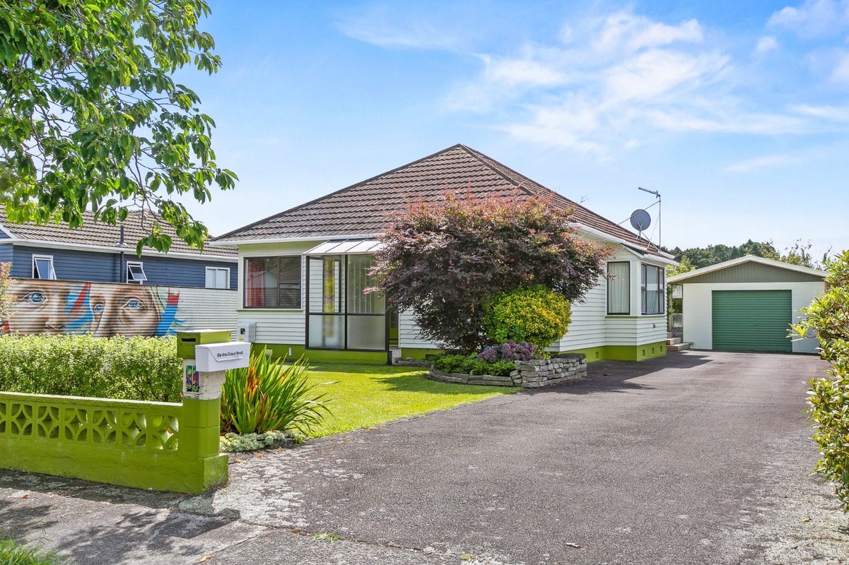 19 Exeter Street, Brooklands, New Plymouth - Carousel 1