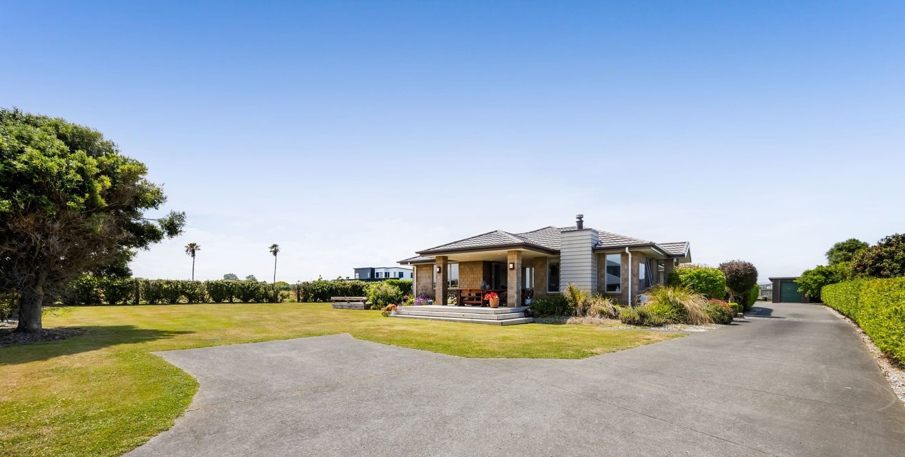 5 Denby Heights, Hawera - Carousel 1