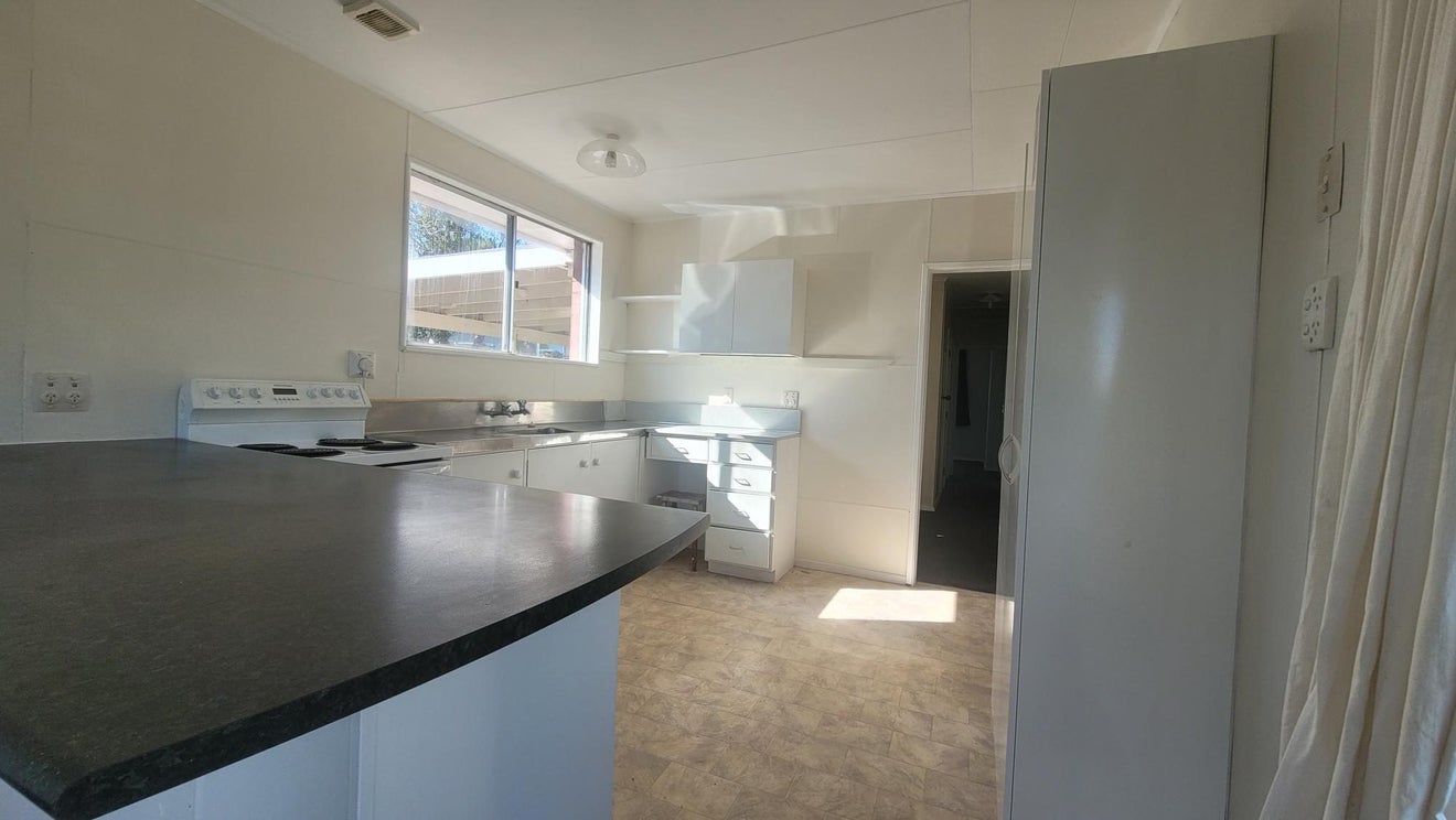28 Gear Terrace, Ranui, Porirua - Carousel 2