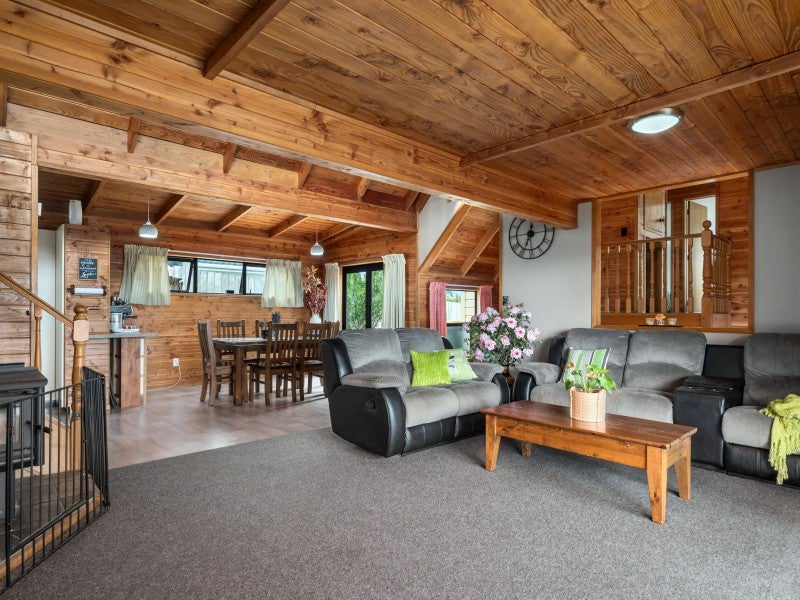 7 Camellia Drive, Ngongotaha, Rotorua - Carousel 2