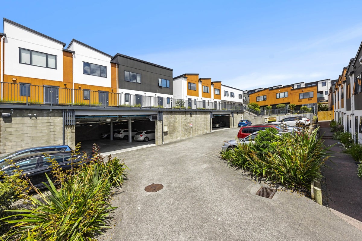 16/18 Hewlett Road, Massey, Waitakere City, Auckland - Carousel 2