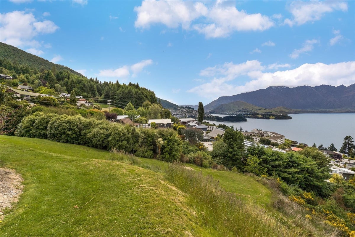 135F Fernhill Road, Fernhill, Queenstown - Carousel 1