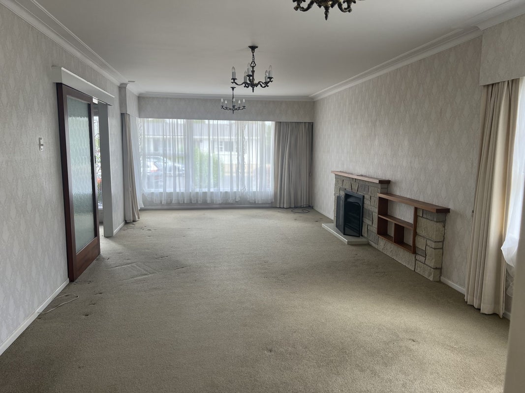 26 Bernard Street, Chedworth, Hamilton - Carousel 2