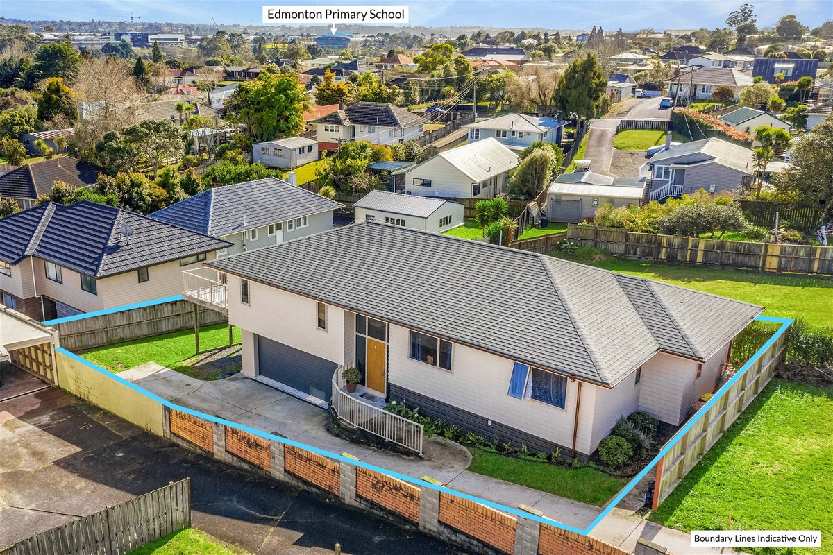 27A Kirrie Avenue, Te Atatu South, Auckland - Carousel 1