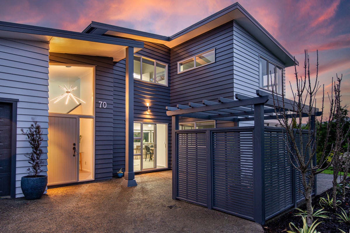 70 Te Puia Drive, Aotea, Porirua - Carousel 2