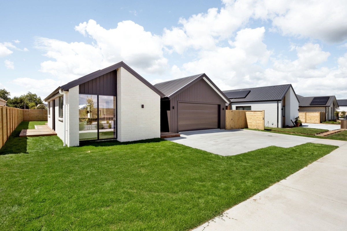 36 Hugo Shaw Drive, Cambridge, Cambridge - Carousel 1