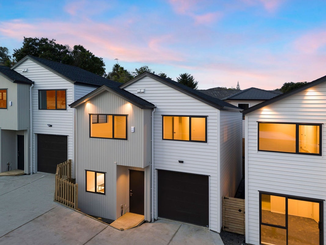 5B Topliss Drive, Northcross, Auckland - Carousel 2