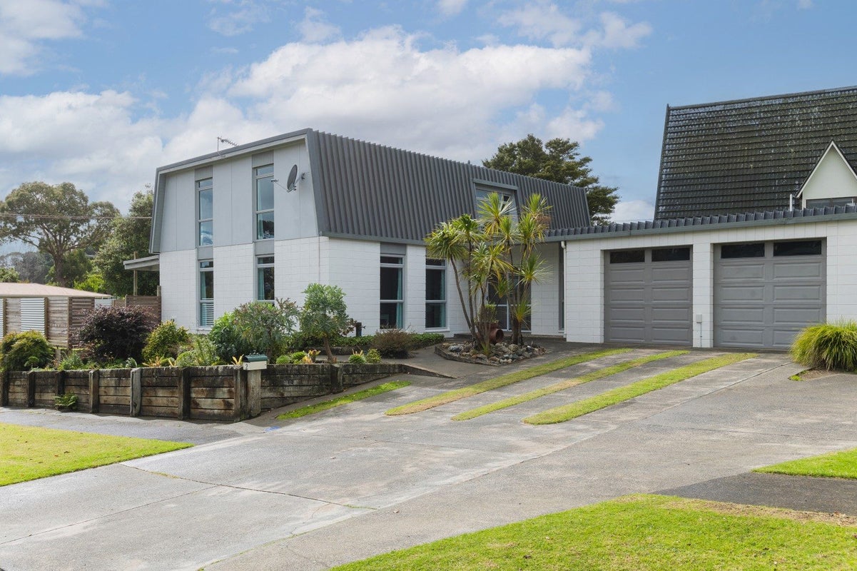 2 Turanga Street, Kaiti, Gisborne - Carousel 26