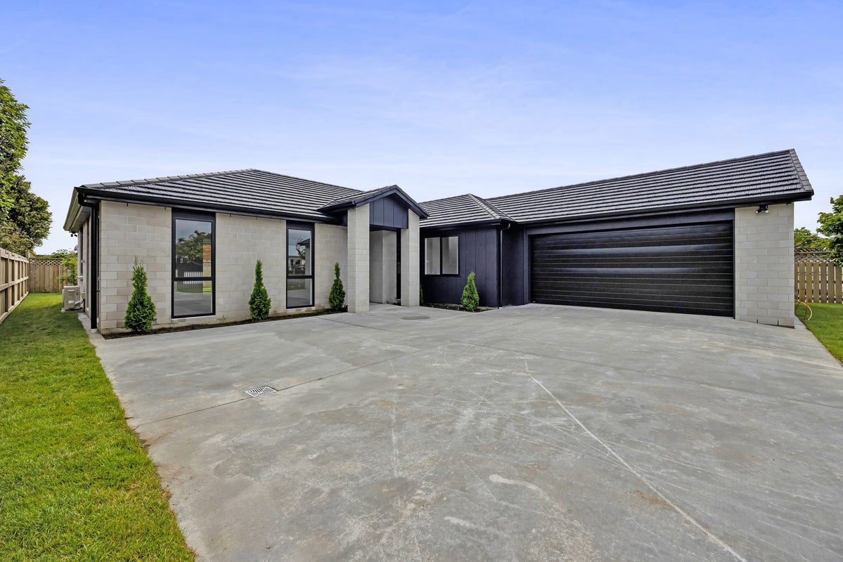 10 Egmont Street, Normanby, Hawera - Carousel 2