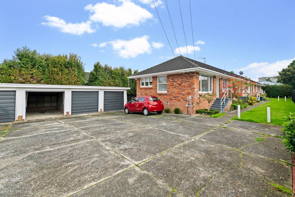 2/9 Dominion Street, Takapuna, Auckland - Carousel 2