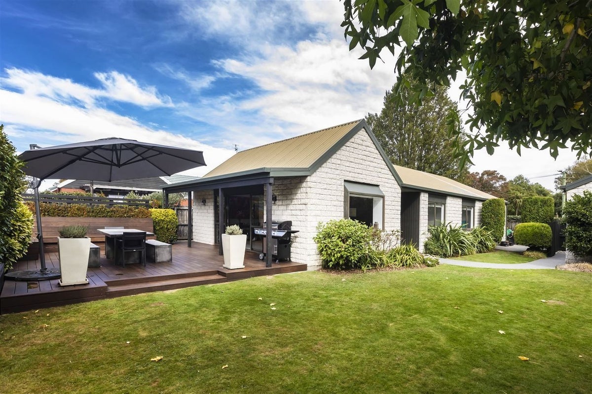 464 Avonhead Road, Avonhead, Christchurch - Carousel 1