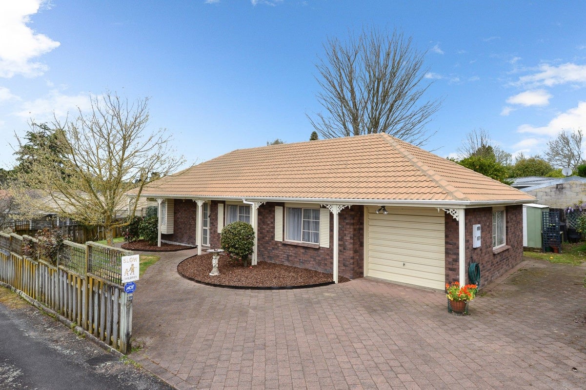 4A MacFarlane Street, Hamilton East, Hamilton - Carousel 2