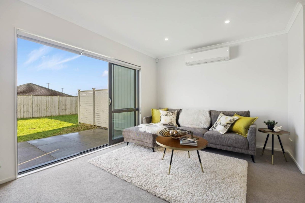 11 Nganui Avenue, Conifer Grove, Papakura, Auckland - Carousel 2
