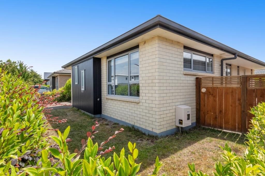 36 Landing Drive, Pyes Pa, Tauranga - Carousel 2
