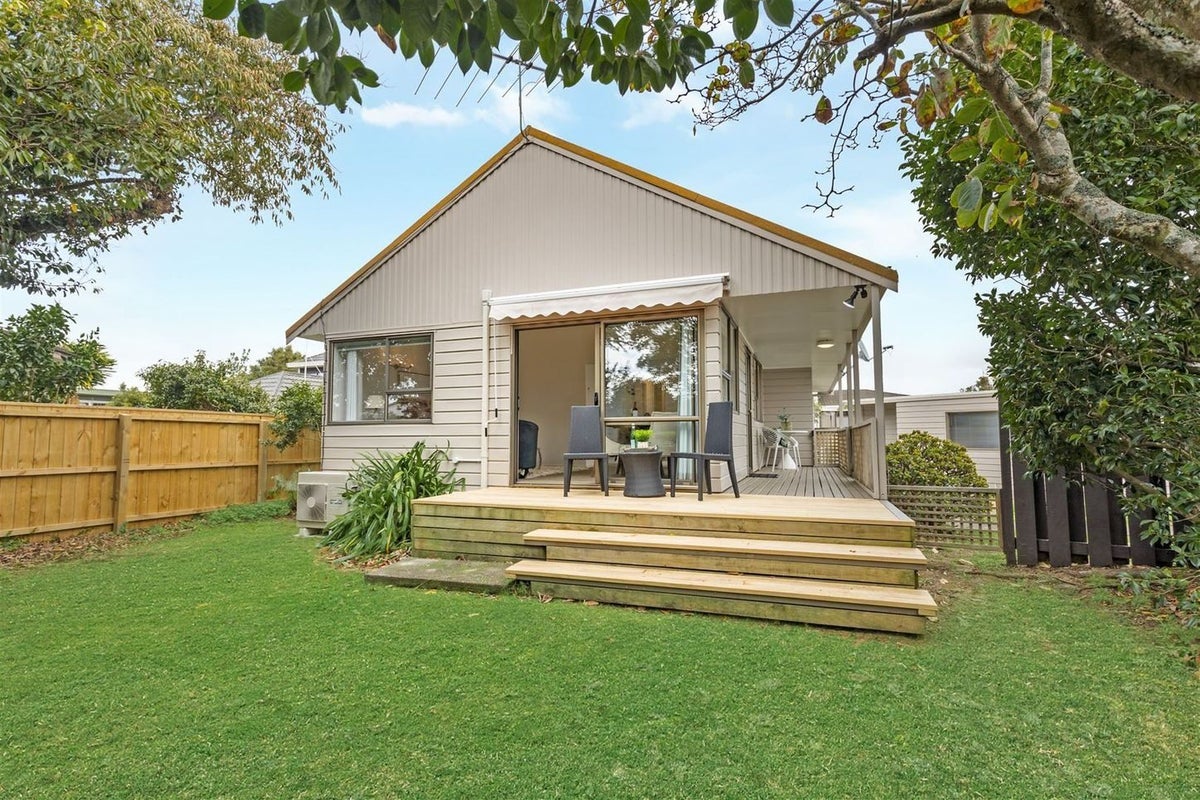 2/14 Priestley Drive, Bucklands Beach, Auckland - Carousel 2
