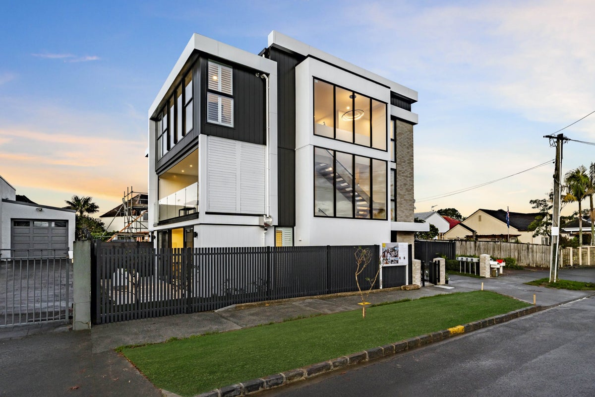8A Sayegh Street, St Heliers, Auckland - Carousel 1