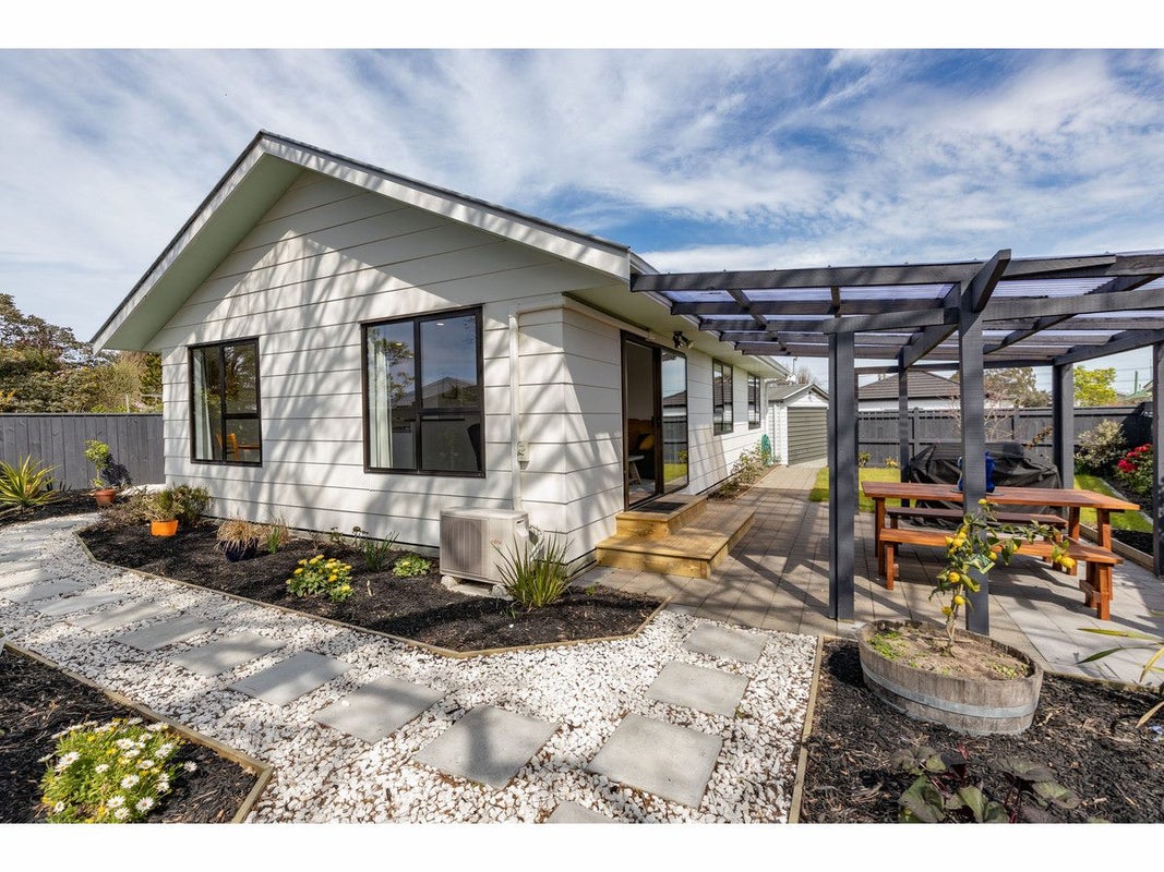 2/79 Ottawa Road, Wainoni, Christchurch - Carousel 1