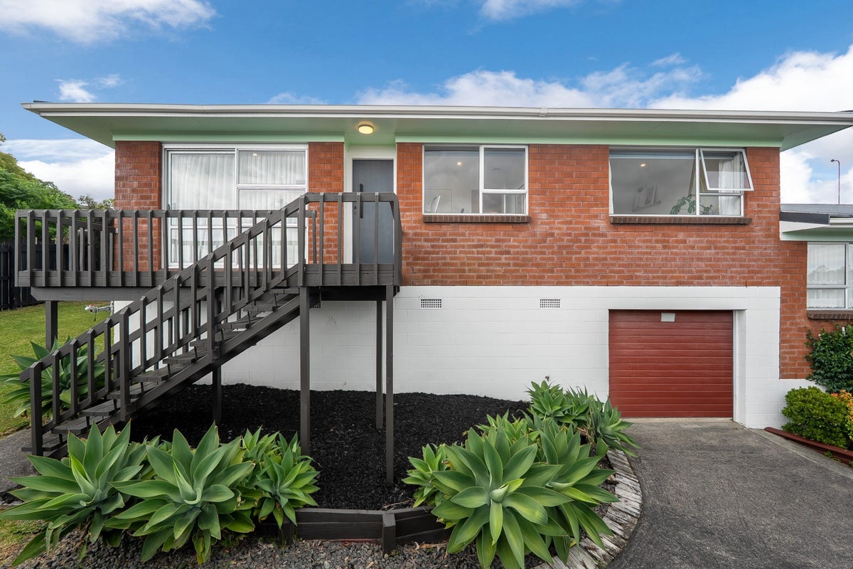 1/24 Bayview Road, Bayview, Auckland - Carousel 17
