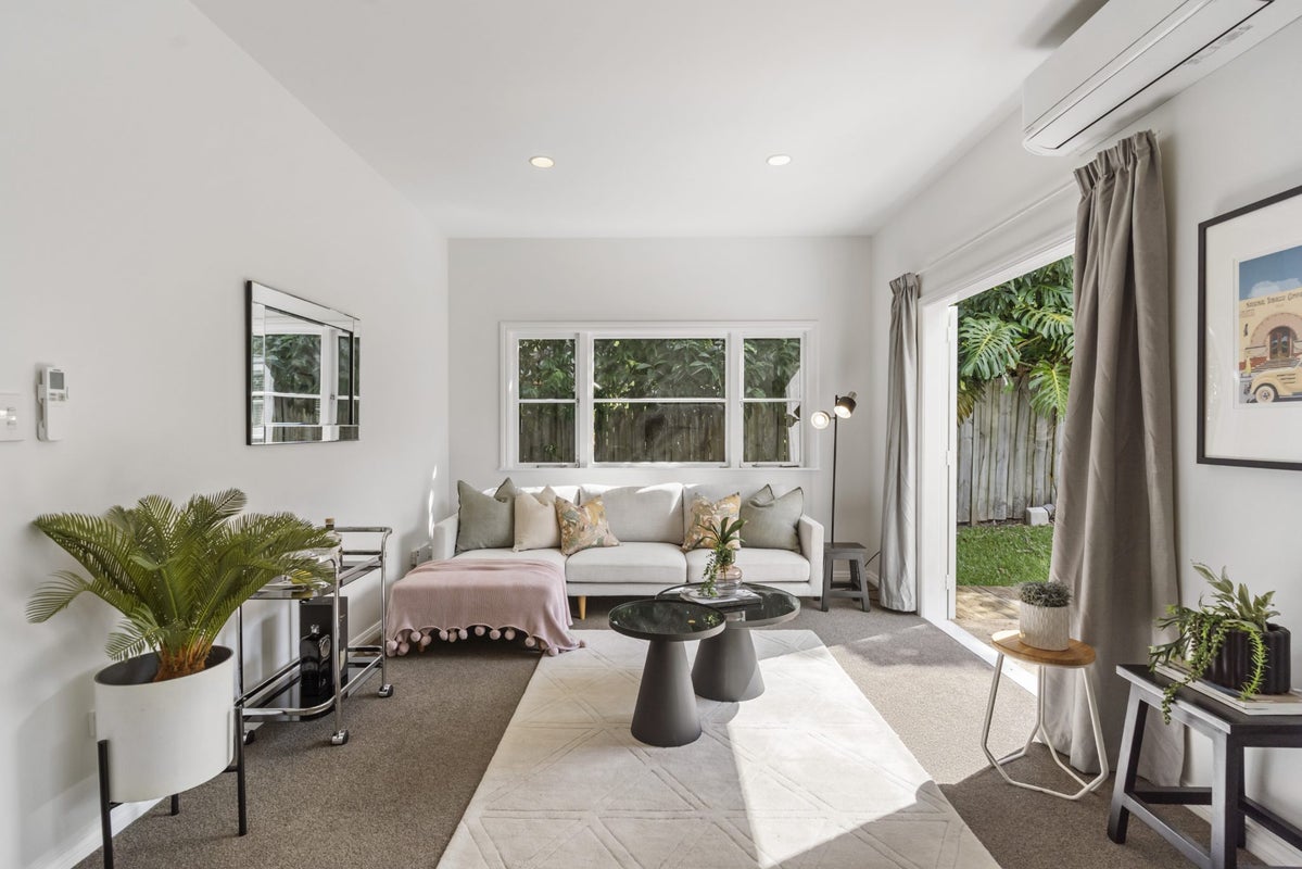 25A Western Springs Road, Morningside, Auckland - Carousel 2