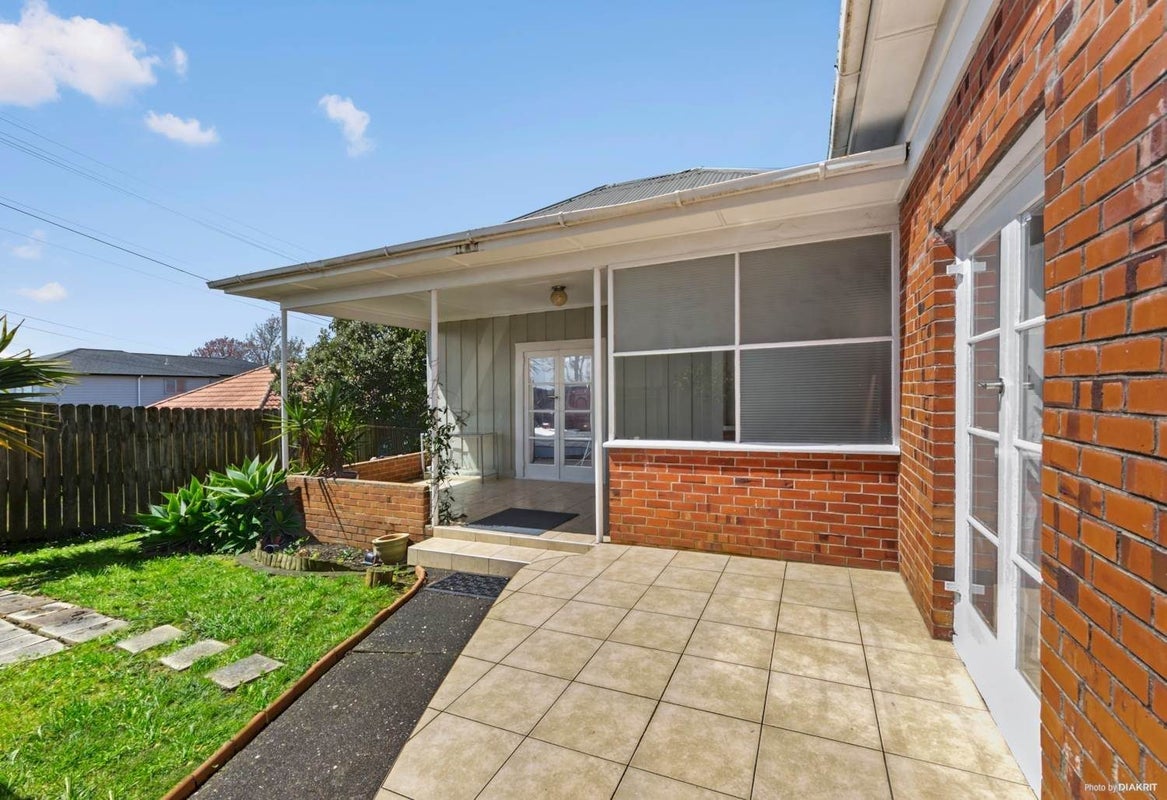 96B Oakdale Road, Mount Roskill, Auckland - Carousel 2