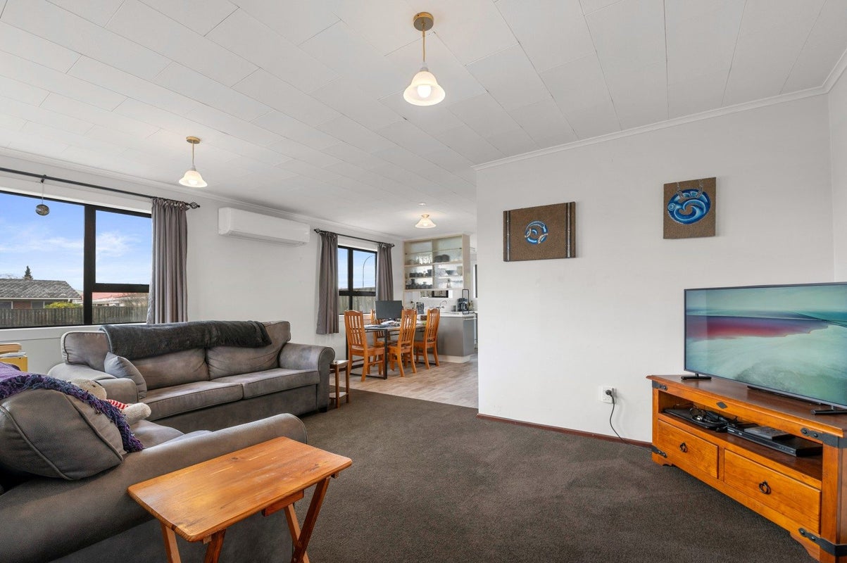44A Grey Street, Glenholme, Rotorua - Carousel 2