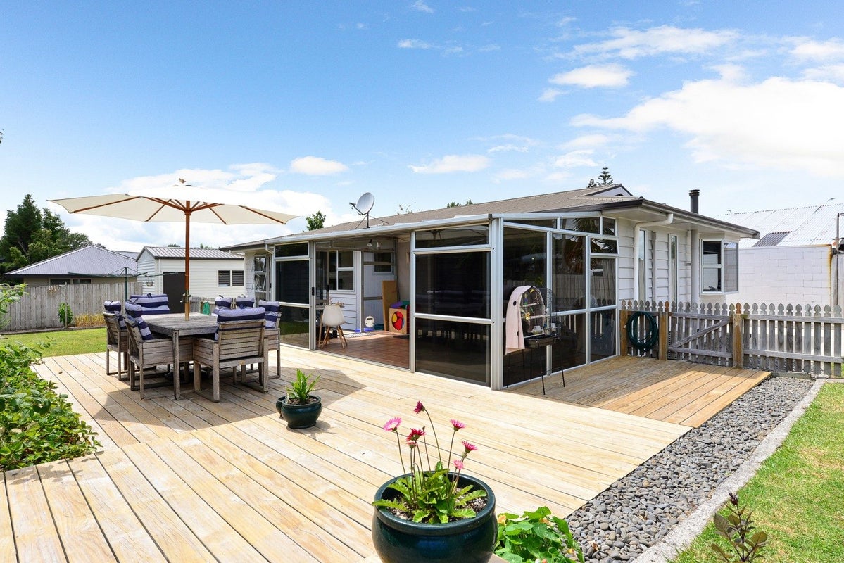 6 Kohekohe Place, Pukete, Hamilton - Carousel 1