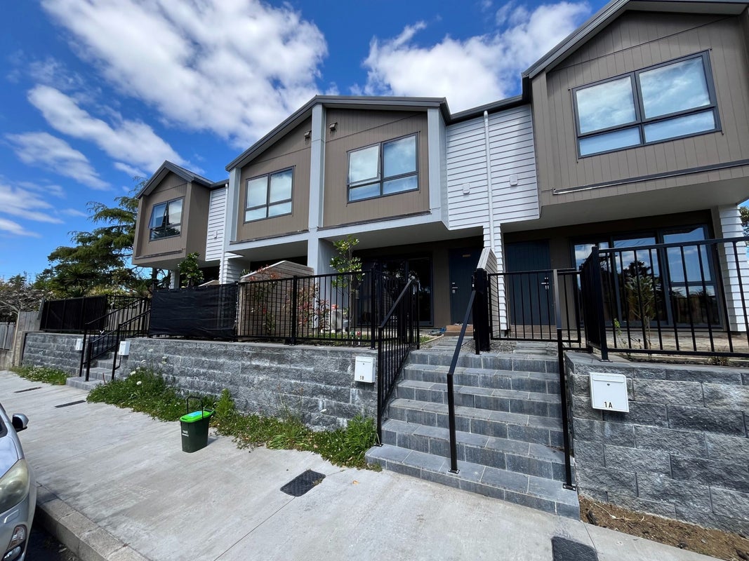 1B Dundale Avenue, Blockhouse Bay, Auckland - Carousel 1