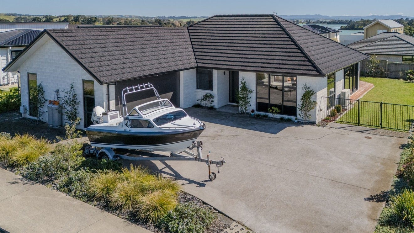 4 Okohaka AVE, Glenbrook, Glenbrook - Carousel 2
