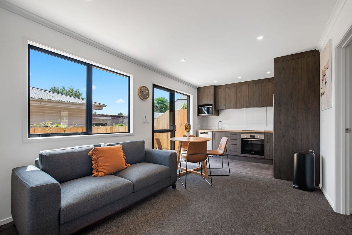 3/30 Cameron Road, Hamilton East, Hamilton - Carousel 2