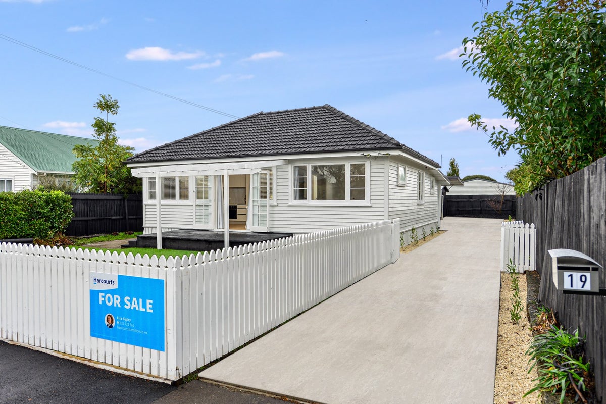 19 Allen Street, Frankton, Hamilton - Carousel 2