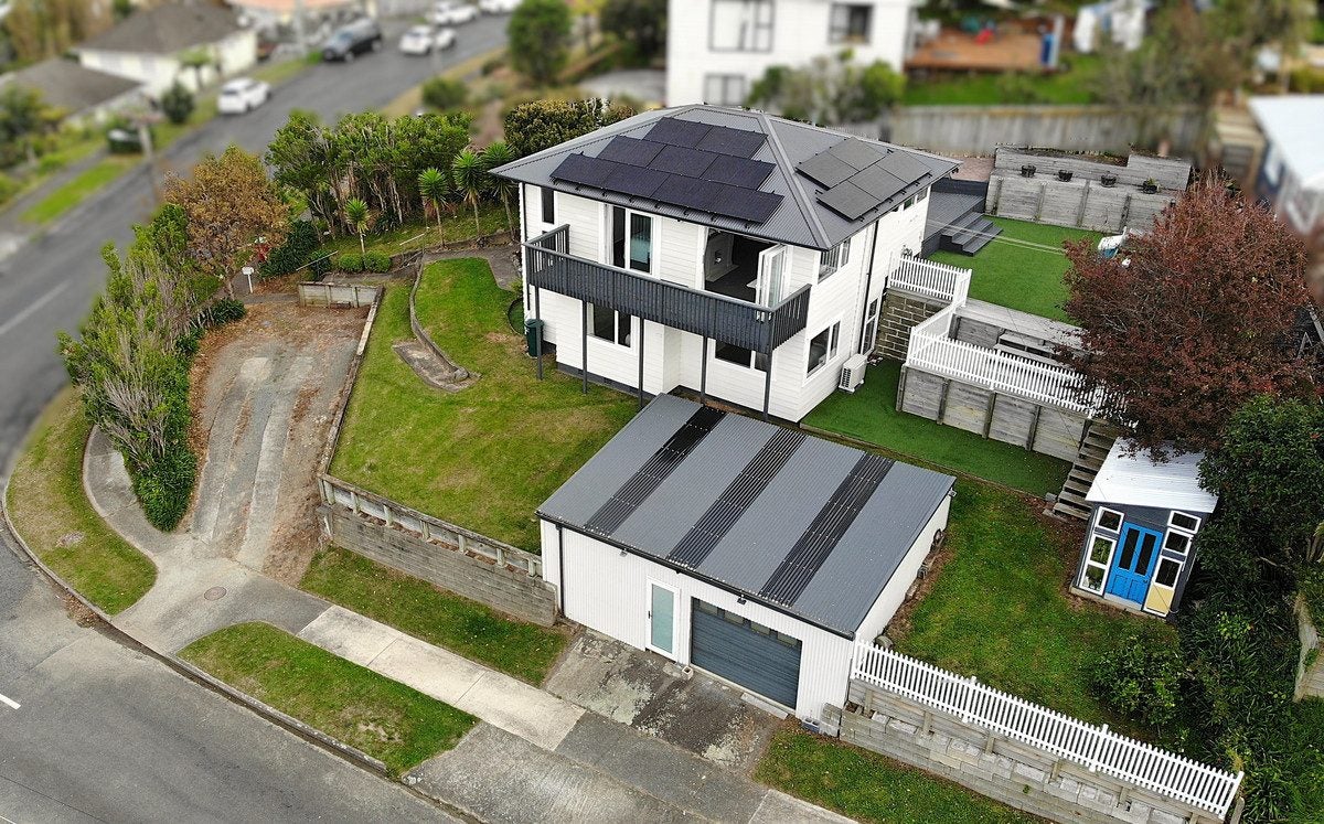 83 Kotuku Street, Elsdon, Porirua - Carousel 1